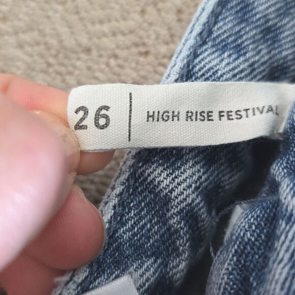 Pacsun High Rise Festival Medium Wash Distressed Jean Shorts - Size 26 - Picture 4 of 12